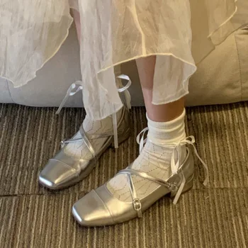 Весна Балетки с квадратным носком Модные туфли на низком каблуке Серебряная пряжка с крестом Обувь с мягкой подошвой