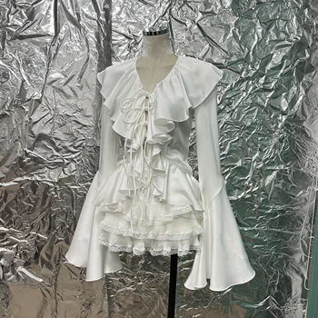 Расклешенная рубашка на шнуровке премиум-класса с атласными воланами и длинными рукавами + юбка в стиле пэчворк, юбка с завышенной талией