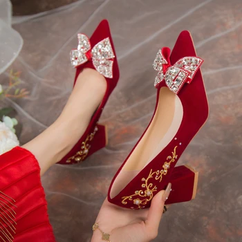 Высокие каблуки Женская свадебная обувь Невеста Высокие каблуки Роскошный дизайнер Элегантные босоножки для вечеринок Платье Остроконечное вино Красная женская обувь