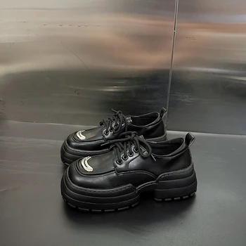 Маленькая кожаная обувь Женщины 2023 Лето Новый Черный Круглый Носок Всематчевая Платформа Ниша Дизайн Обувь