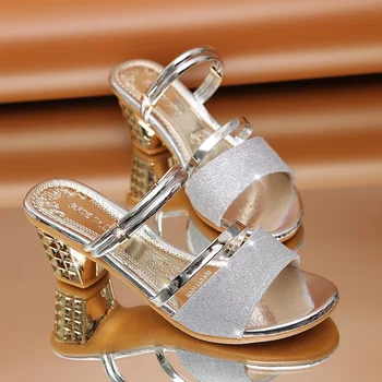 2023 Летние сандалии Сингапур Каблуки Высокие каблуки Блестящие серебряные тапочки Модная гладиаторская обувь