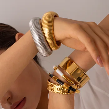 Нержавеющая сталь PVD 18K Позолоченные потускневшие массивные эластичные браслеты для женщин Ювелирные изделия оптом 2023 Модный